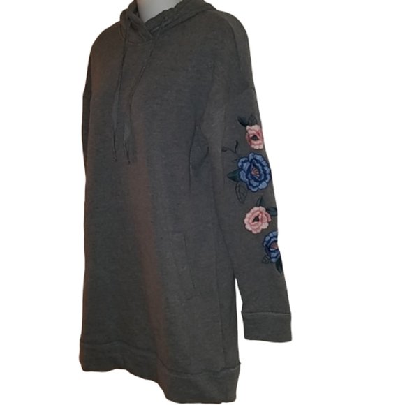 Hollister Embroidered Gray Hoodie w/ pockets - Picture 4 of 8